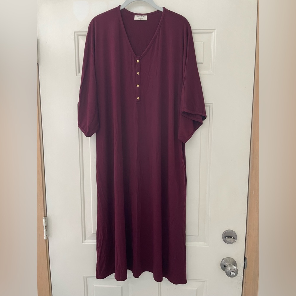 M/L Dwell and Slumber Caftan in Elderberry. Maternity & Postpartum dress.